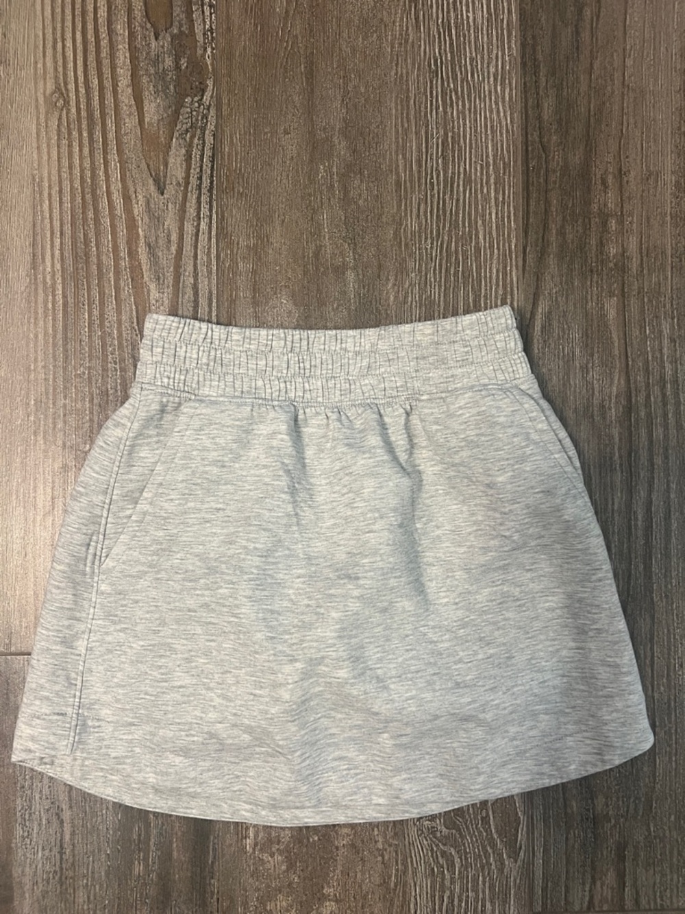 Abercrombie YPB neoknit grey athletic skirt with pockets size x-small